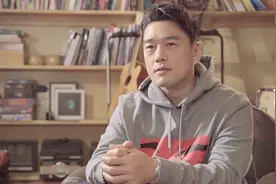 “绝对会改变一个人”！听王耀庆讲诉诗歌与孩子的故事视频封面