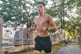 徐灿获评“拳坛最具潜力十大新星”，他是唯一进榜的亚洲人图片