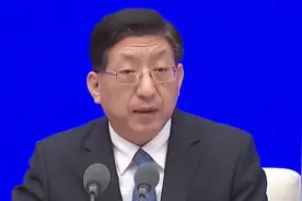 如何加强一线医务人员心理疏导？国家卫健委副主任这样答南都视频封面