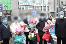 42秒 | “难忘凌晨2点等我的护士” 新型肺炎出院患者感谢医护人员视频封面