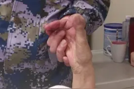 “妈，你一定要等我回来！”图片