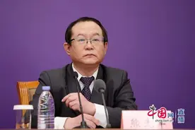 国家医保局：支持慢性病开药量放宽至三个月丨国务院联防联控机制发布会图片
