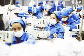向尚服饰紧急转产：实现日产口罩50000只 、防护服隔离衣1000多套件，为持续抗击疫情贡献力量图片