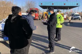 济南：90后年轻民警新风采 双线作战靓青春图片