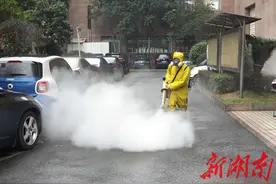长沙蓝天救援队为军区社区保驾护航图片