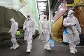 韩国发布疫情最高级别预警，所有学校推迟一周开学图片