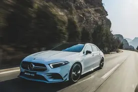 把AMG A 35 L跟AMG A 45放在一起比比，它还香么？图片