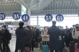 陕西开行首趟复工专列，399人出发返岗视频封面