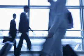 140万留学生的两难选择：不足5%的人能回国，害怕学业、就业受影响图片