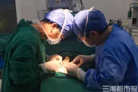 “神兽”们居家还安全吗？9岁娃自制玩具差点砍断手指图片