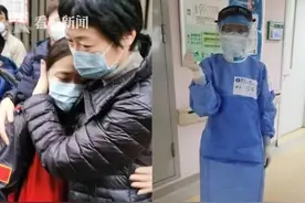 4年一次生日 驰援武汉的妈妈偷偷给儿子送惊喜图片