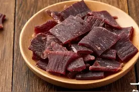 午餐肉的鼻祖，竟然做起了牛肉干？办公室人手一包图片
