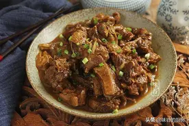 入春这肉要多吃，比鸡肉滋补，比鸭肉美味，越焖越香，太下饭了图片