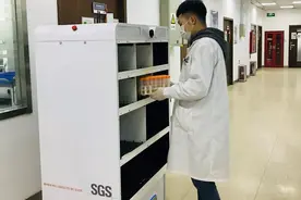 SGS推出实验室自动物流系统机器人 实现无接触式传递图片