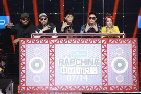 吉娜的“漂亮媳妇”光环不再护体，自拍照怎么全是bug？图片