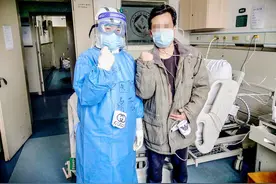 这个护士小姐姐 手工定制“大牌包”又潮又实用图片