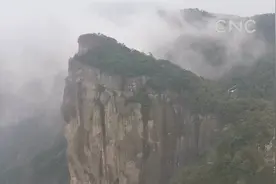 浙江台州：神仙居云雾缭绕似仙境