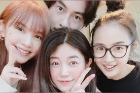 杨丞琳陈妍希林依晨同框比美 郑元畅变“背景板”图片