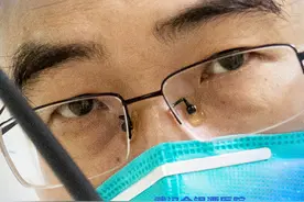 海报丨我看不清你的脸，但我记住了你的眼图片