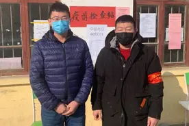 回家过年当起了志愿者图片