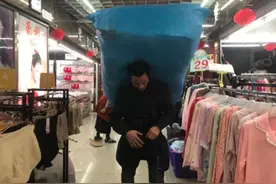 重庆“棒棒”冉光辉：3500吨的爱与拼图片