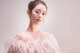丰胸细腰的吉娜，不就是性感版的土味名媛吗？图片