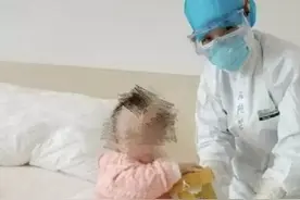“孩子快断口粮了，哪个有资源？”重庆最小新冠肺炎治愈者果果的妈妈发了一条朋友圈，暖心一幕上演图片