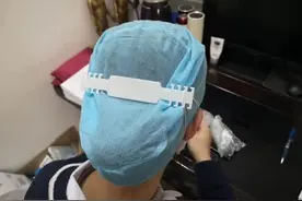 长时间戴口罩耳朵不再被勒疼！衢州学院与校友企业联合研发捐赠“神器”图片