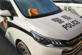 爱心企业免费为300多辆一线防疫警车雾化杀菌、更换杀菌滤芯图片