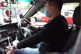 【香港故事】疫情下的香港的士司机：我是高危人士 一个月不敢见女儿视频封面