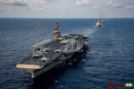 航母上超200人确诊，被迫靠港检测，美军坚称其仍能作战图片