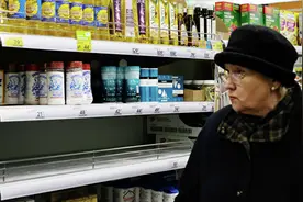 实拍疫情下俄罗斯超市：食用盐、荞麦成抢手货图片