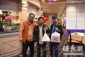 美国洛杉矶部分中餐馆：暂停堂食转售外卖图片