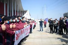 上观直击｜44天在方舱“安家”，东方医院医学救援队今返沪图片