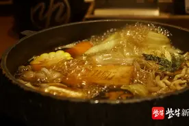 「城市苏醒•寻味金陵⑧」蘸生鸡蛋液吃肉啥滋味 来这里试试寿喜烧的“正确打开方式”图片