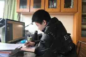 冰箱里都是馄饨 14岁少年独自守家图片