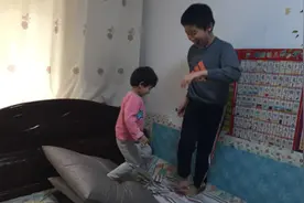 宝宝学跳跃！山体王鲲老师带来简单易行的幼儿居家锻炼方法图片