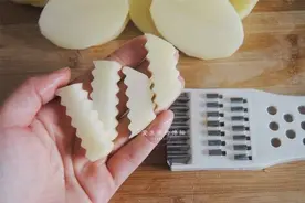 美食推荐：DIY街边摊火爆小吃，孜然狼牙土豆图片