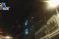 夫妻因钱动怒，妻子一气之下点了房子图片