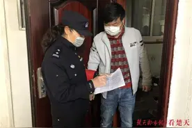 八旬婆婆翻墙外出，被拦住后认了个“干女儿”图片