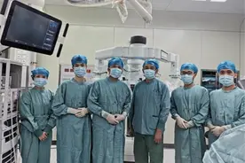 湘雅二医院再添最新一代“达芬奇机器人”，连夜完成胃癌根治术图片