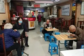 渭城区积极协调企业免租鼓励商户开业力促经济回暖图片