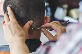 一位“Tony老师”的自述：美发店客流恢复仅4成，行业洗牌加速图片