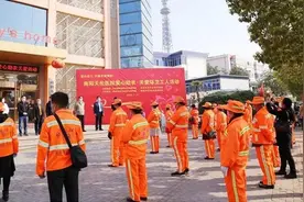 爱心助农 关爱环卫工人——南阳天伦医院在行动图片