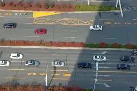 首次！阜城多条马路划上黄线图片