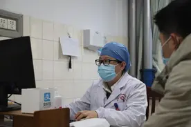 40出头的年纪，为何牙齿会像墙皮一样脱落？一查吓一跳图片
