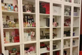 美人计 | 用一万块收纳了一千件化妆品，内容引起舒适图片
