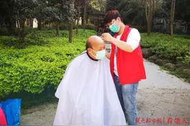您家要光头还是板寸？化身“Tony老师”的95后志愿者都能满足图片