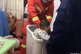临沂一名4岁幼童被卡洗衣机，消防员上演教科书式救援图片