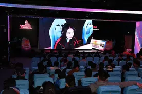 游戏女主播凌晨暗战：颜值、技术与流量的比拼图片